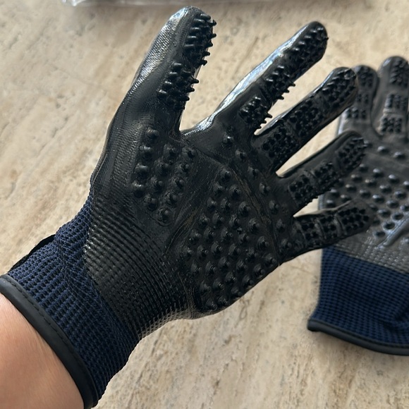 PET GROOMING GLOVES Dogs, cats, short/long fur or other pets ONE SIZE FITS MOST - Picture 7 of 11
